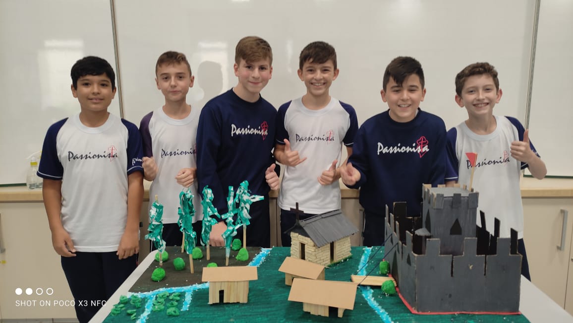 Feudos Europeus 7� ano Nossa Senhora do Ros�rio